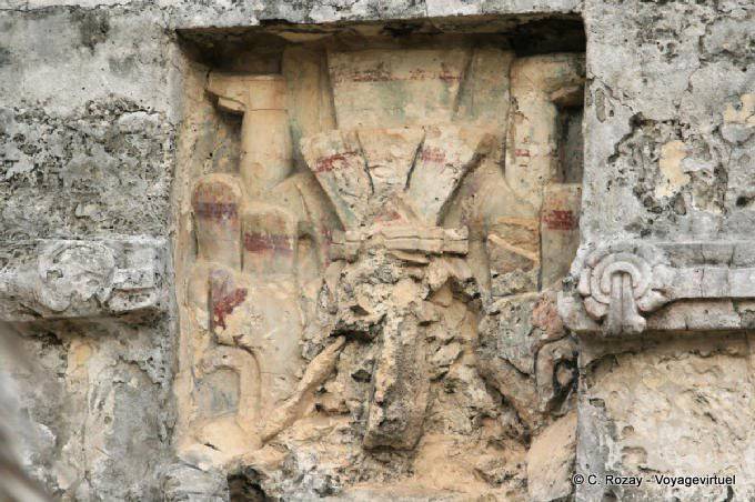 Cor permanece na escultura oca, Templo de las Pinturas, Tulum - México