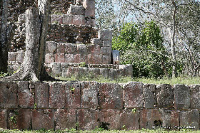 Restos de paredes, Uxmal - México