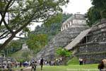 ao pé das escadas, Templo de las Inscripciones, Palenque, México.
