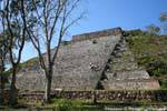 Uphill subir a escadaria, Grande Pirâmide, Uxmal, México.