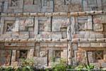 Representações de papagaios na fachada, Grande Pirâmide, Uxmal, México.