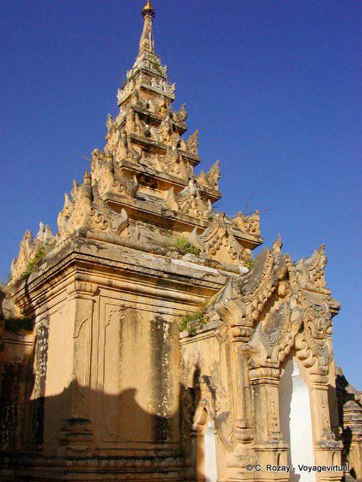 Vista da esculpida stupa Maha Aung Mye Bonzan, Mandalay - Myanmar (Birmânia)