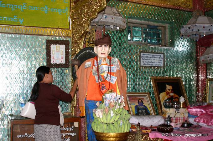 Uma das principais nats Taung Kalat Mosteiro, Monte Popa - Myanmar (Birmânia)