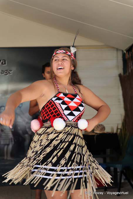 Waiata um ringa, Whakarewarewa Maori show, Rotorua - Nova Zelândia