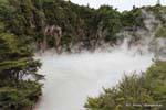 Lake Inferno Crater, Waimangu Volcanic Valley, Rotorua, Nova Zelândia.