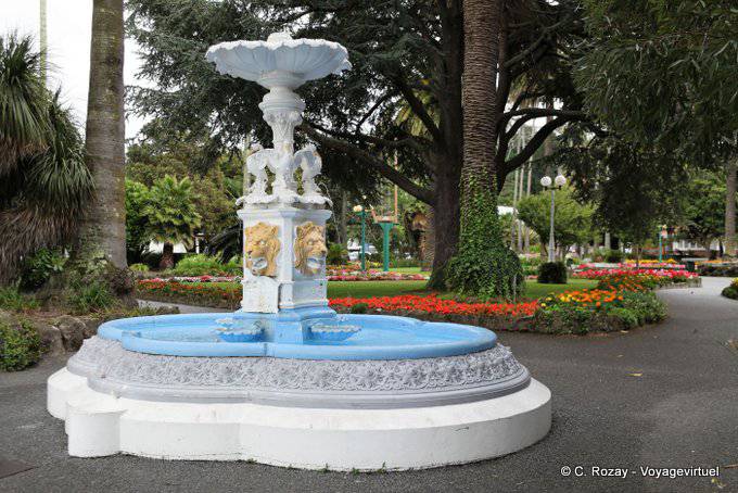 Clive Square, Napier, Fountain colorido, East Coast - Nova Zelândia