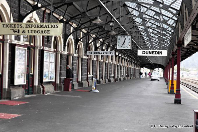 Quai basalto negro Kokonga, Estação Ferroviária Dunedin, - Nova Zelândia