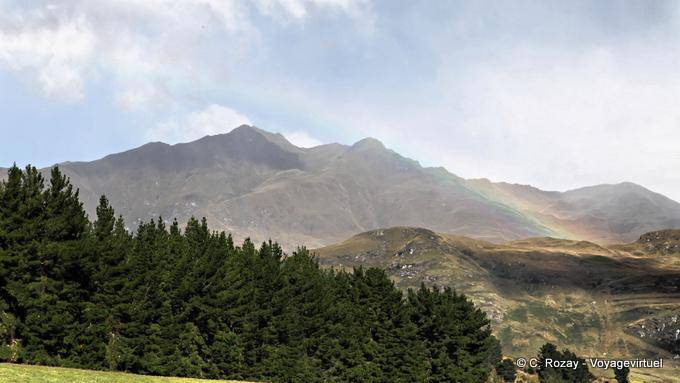 Arco-íris céu sobre as montanhas, o lago Wanaka, Southland - Nova Zelândia