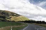 Entre luz e sombra, Queenstown Road to Invercargill, Southland, Nova Zelândia.