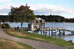 Construção na costa, Lake Te Anau, Southland, Nova Zelândia.