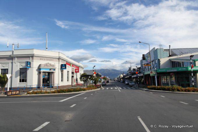 As ruas perfeitamente em linha reta, em Westport, Westcoast - Nova Zelândia