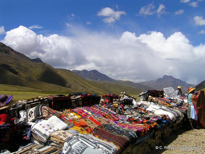 Stall da fronteira Puno-Cuzco, Raya, El Condor Andino -Peru