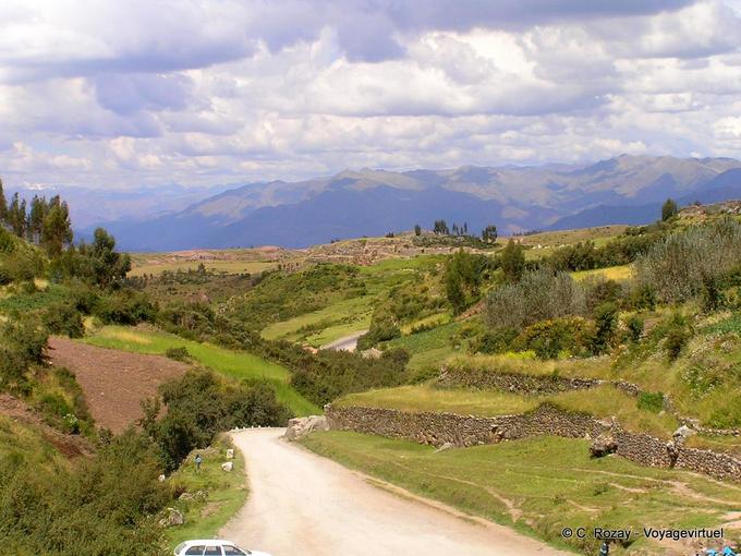 Tambomachay entre Peru e Pukapukara -Peru