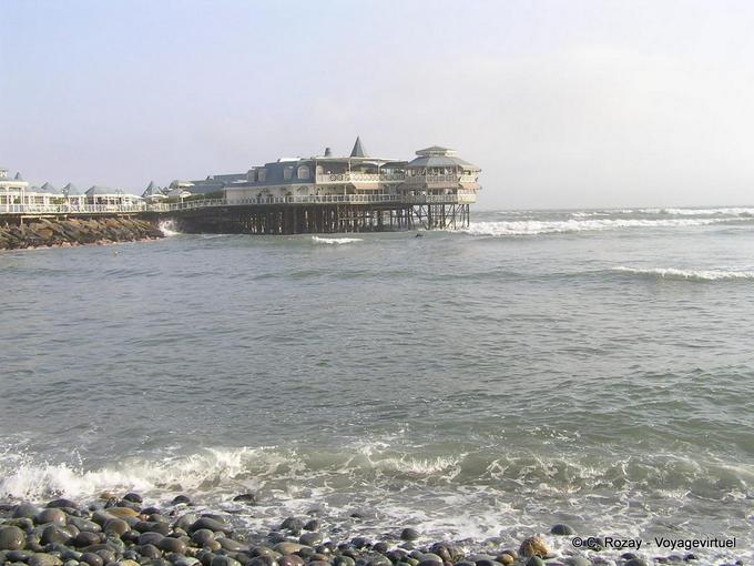 La Rosa Nautica direção playa Makaja, Miraflores, Lima -Peru