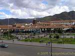 Plaza de Armas ver a partir dos passos da Catedral de Cusco, Peru.