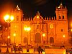 Antes da Catedral de Cusco, Peru.