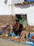 Artisan Inca e instrumentos musicais andinos, Chinchero, Peru.