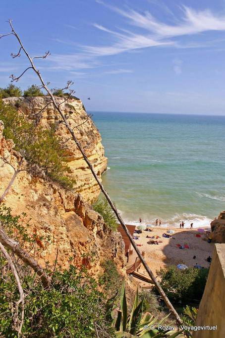 Pequena praia em uma enseada, Algarve - Portugal