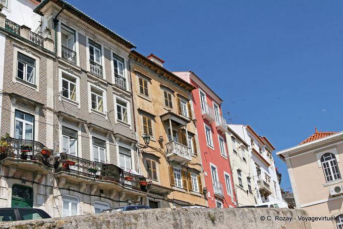 Coimbra, fachadas coloridas - Portugal