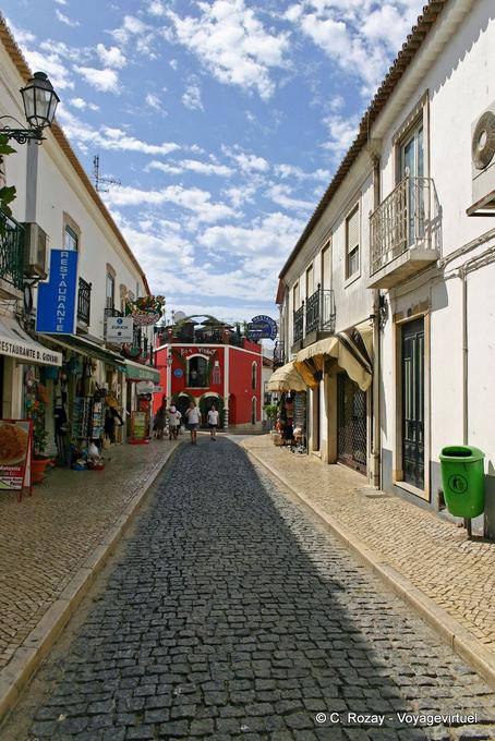 A pavimentação da rua 25 de Abril, Lagos - Portugal