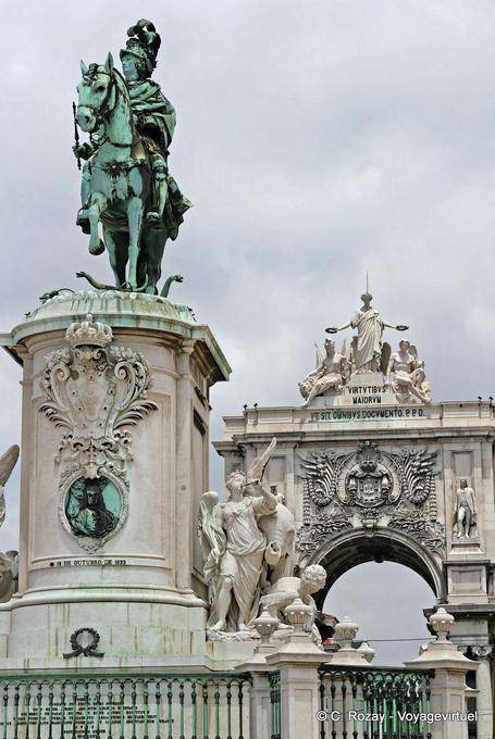 Dom José primeira estátua, Praça do Comércio, Lisboa - Portugal
