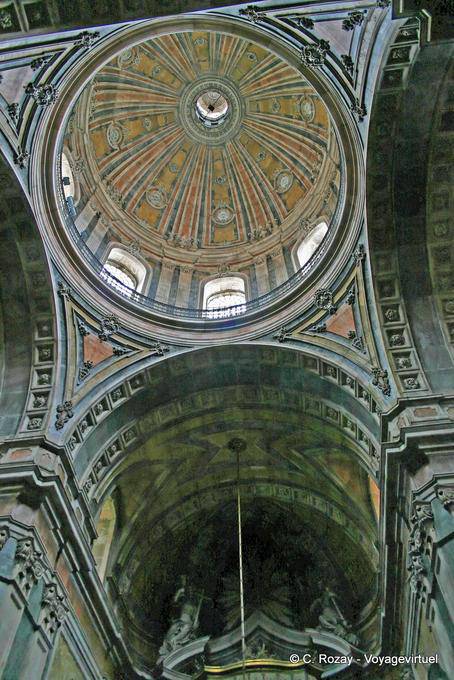 A cúpula da Basílica da Estrela, Lisboa - Portugal