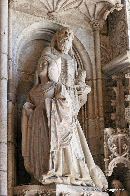 Estátua de Dona Maria e São João Batista Mosteiro dos Jerónimos, em Lisboa - Portugal