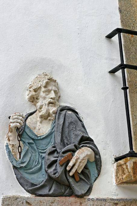 Esculpindo uma parede, Óbidos - Portugal