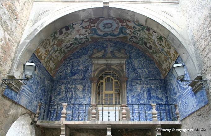 O mosaicos azul e branco (1750), City Gate, Óbidos - Portugal