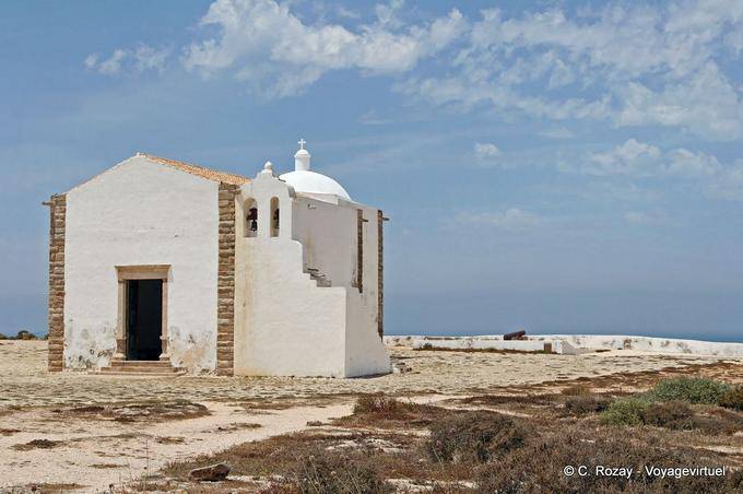 Vista exterior da igreja de Nossa Senhora da Graça, Forte de Sagres - Portugal