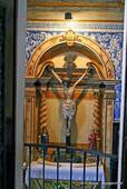 Cristo crucificado no altar, Nazaré, Portugal.