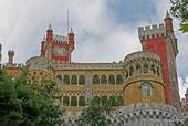 Uma das fachadas e da Torre do Relógio, Palácio da Pena, Sintra, Portugal.