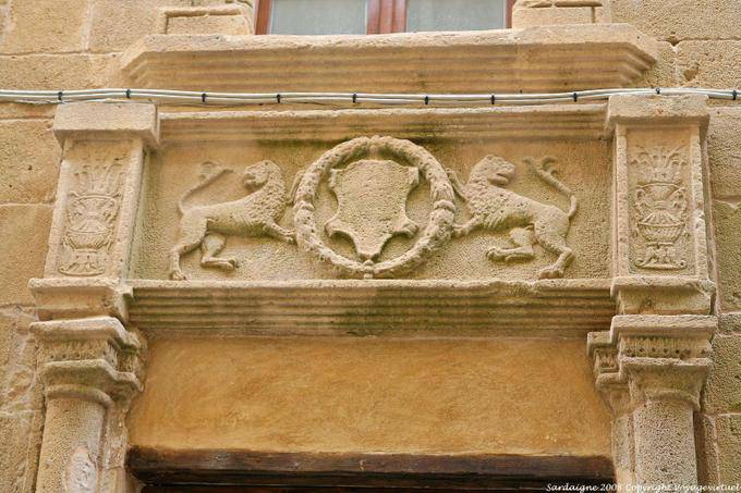 Frontão, Palazzo Machin, via Principe Umberto, Alghero - Sardenha