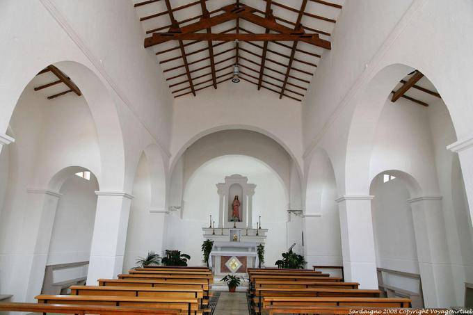 Arzachena, Chiesa Santa Lucia, simplicidade interior - Sardenha