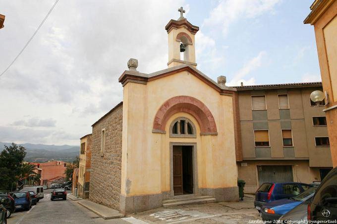 Arzachena, uma pequena igreja - Sardenha