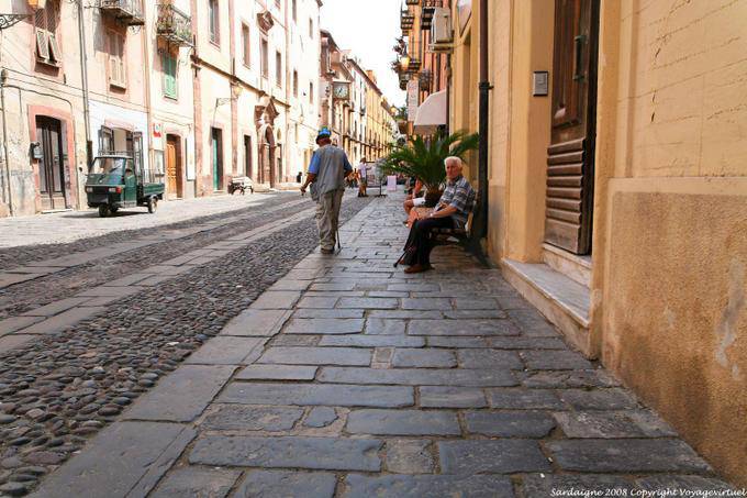 Bosa, Corso Vittorio Emanuele II, os anciãos e os godos - Sardenha