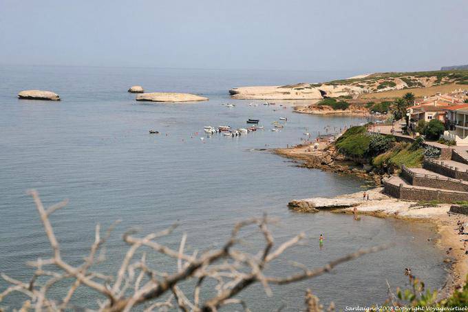 A costa perto de Santa Caterina di Pittinuri - Sardenha