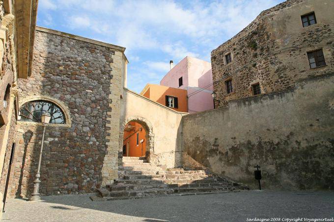 Castelsardo, Centro Storico via o Scaletta - Sardenha