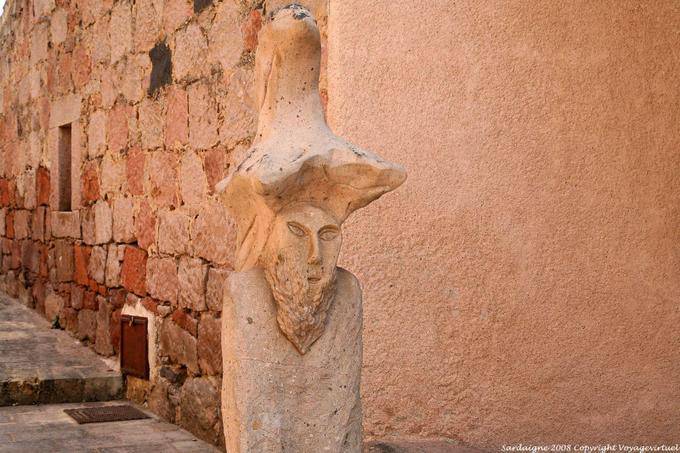 Fordongianus, escultura em pedra - Sardenha