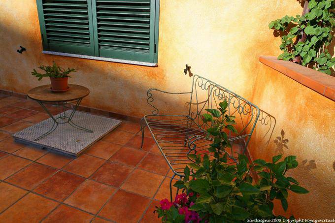 Luogosanto, via San Trano, decoração balconette - Sardenha
