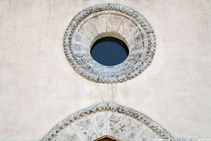 Monteleone Rocca Doria, Chiesa di San Antonio, olho de boi - Sardenha