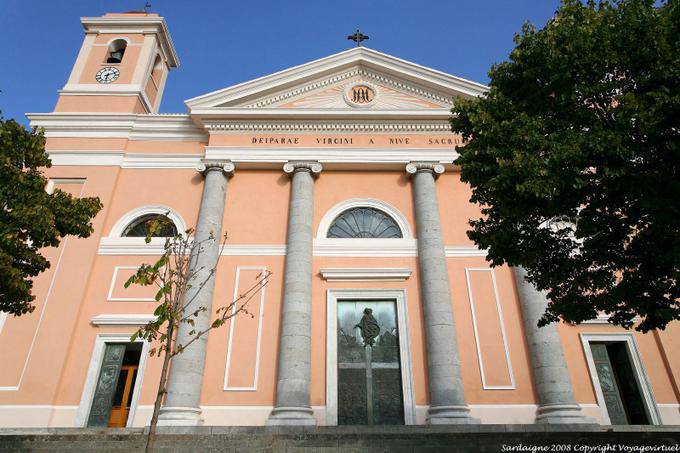 Nuoro, a Catedral de Santa Maria della Neve, externo - Sardenha