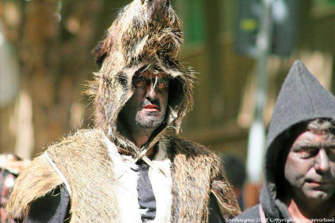 Nuoro, Festa del Redentore, terno javali cabeça de javali - Sardenha
