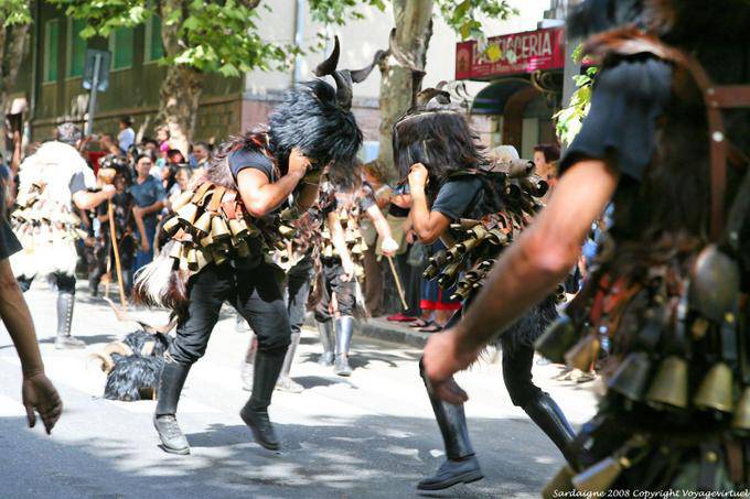 Nuoro, Festa del Redentore, Mamutzones Antigos Samugheo confronto - Sardenha
