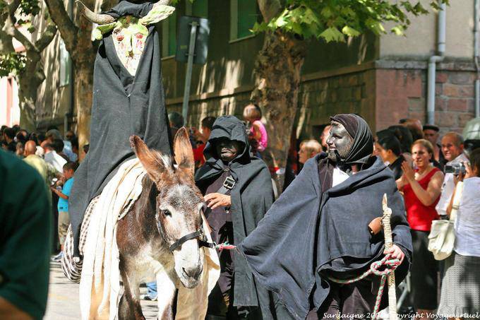 Nuoro, Festa del Redentore, sos Maimones de Onieri asno de sorriso - Sardenha