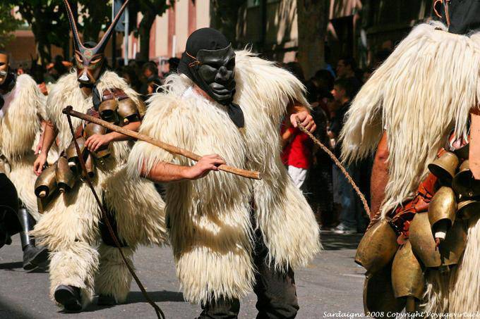 Nuoro, Festa del Redentore, sos Merdules Bezzos de Otzana, folhas e chicote - Sardenha
