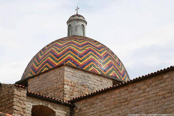 Olbia, San Paolo Apostolo, cúpula Maiolicata - Sardenha