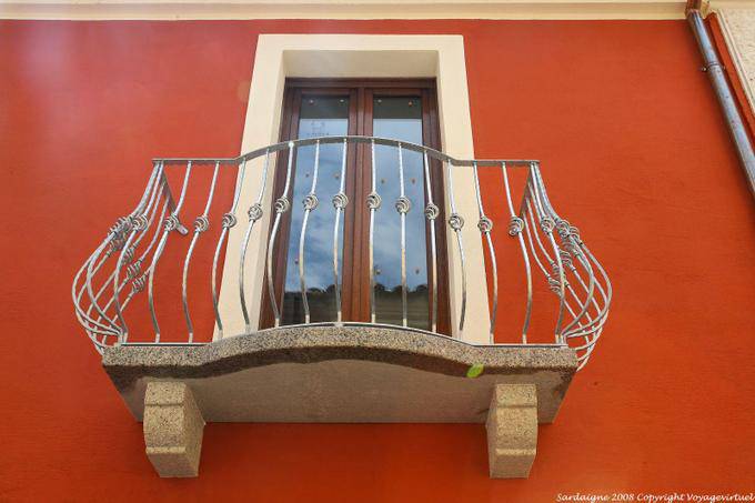 Olbia, via Piccola, varanda janela - Sardenha