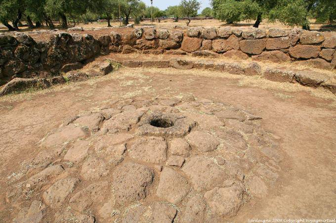 Santa Cristina, vista para o exterior das Tholos - Sardenha