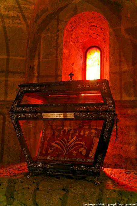 De Santa Giusta ossuário da cripta, a Basílica Romanica - Sardenha